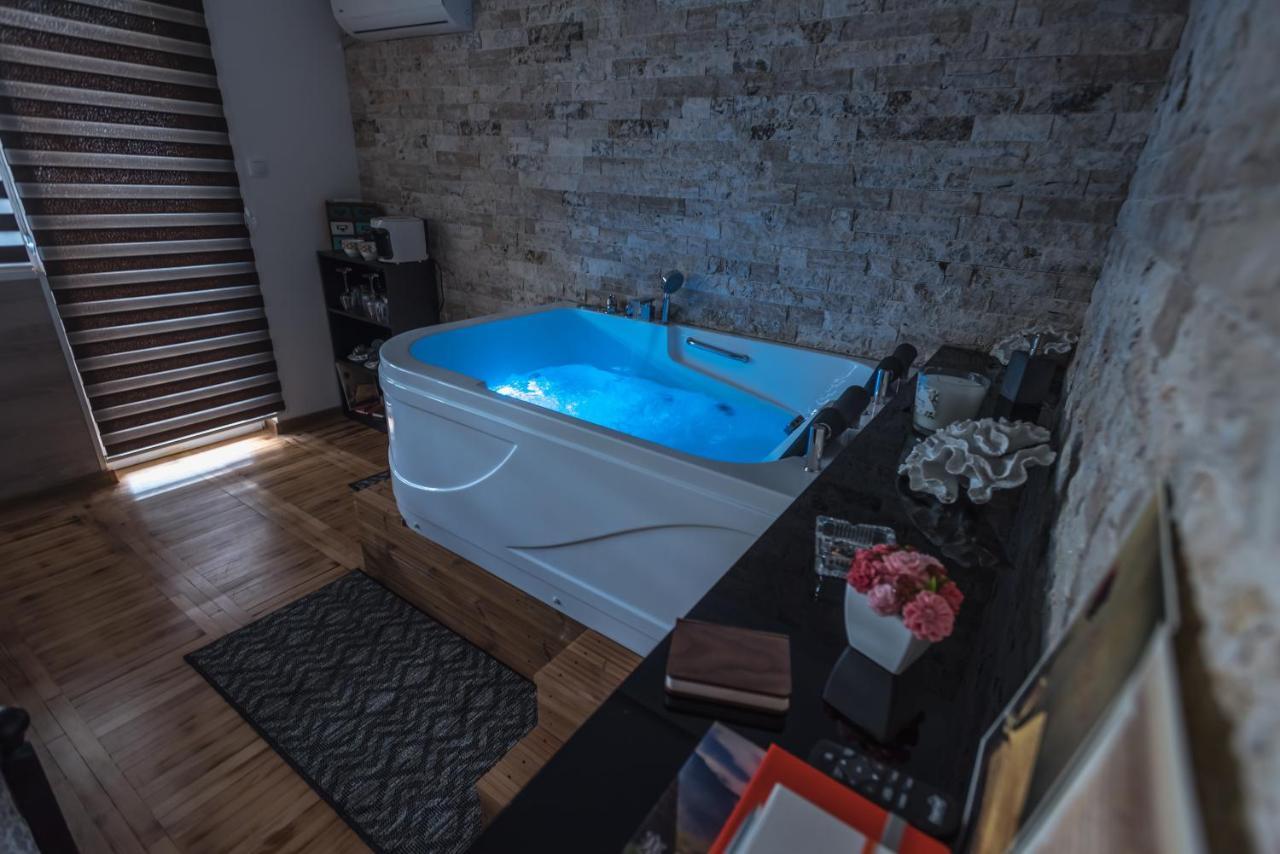Onore Dell Amore Apartman Sa Djakuzijem Banja Koviljaca Exterior photo